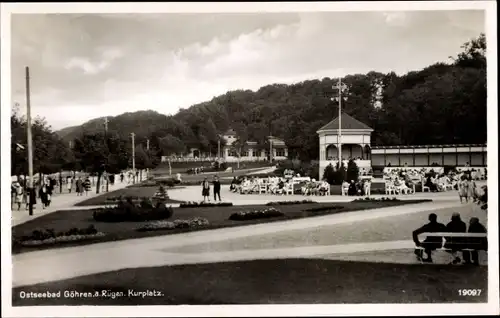 Ak Ostseebad Göhren auf Rügen, Kurplatz, Passanten