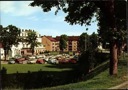 Ak Nordenham im Oldenburger Land, Bahnhofsvorplatz, Parkplatz