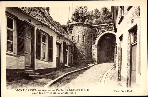 Ak Mont Cassel Nord, Ancienne Porte du Chateau avec les armes de la Chatellenie