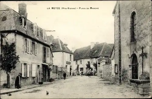Ak La Meyze Haute Vienne, Place du Marché, Straßenpartie