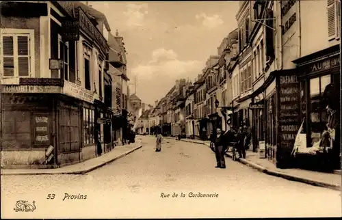 Ak Provins Seine et Marne, Rue de la Cordonnerie, Passanten