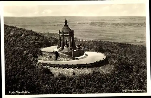 Ak Porta Westfalica in Nordrhein Westfalen, Kaiser Wilhelm Denkmal, Fliegeraufnahme