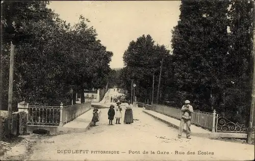Ak Dieulefit Drôme, Pont de la Gare, Rue des Ecoles