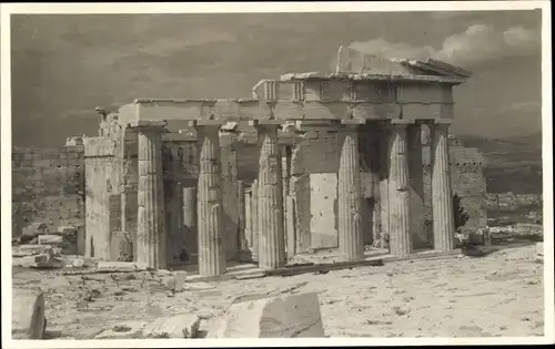 Foto Ak Athen Griechenland, Blick zu einer Tempelruine, Teilansicht