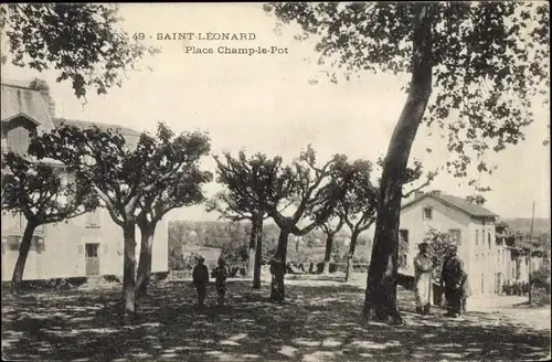 Ak Saint Léonard Haute Vienne, Place Champ-le-Pot