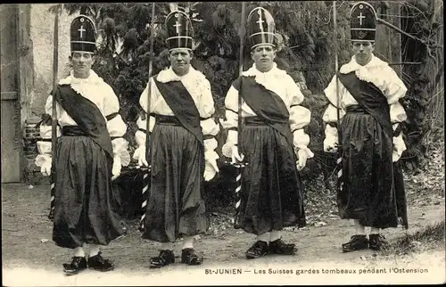 Ak Saint Junien Haute Vienne, Les Suisses gardes du Tombeau pendant l'Ostension