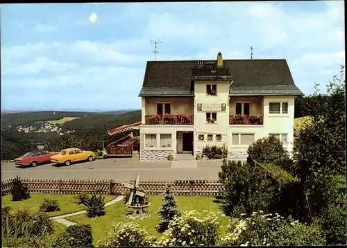 Ak Treisberg Schmitten im Taunus Hessen, Café-Pension Sachs, Autos