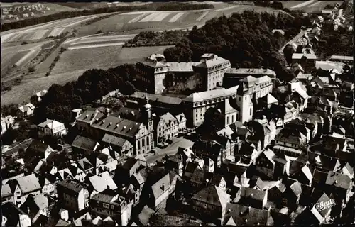 Ak Hachenburg im Westerwald, Luftbild vom Ort, Burg