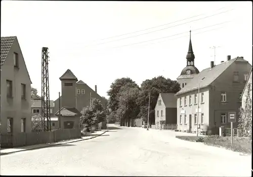 Ak Burkartshain Wurzen in Sachsen, Straßenpartie, Glockenturm