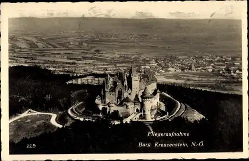 Ak Leobendorf in Niederösterreich, Burg Kreuzenstein