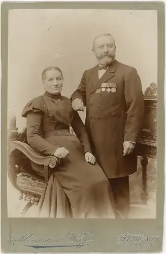 Foto Stargard Szczecinski Stargard Pommern, Mann mit Orden, Frau, Portrait