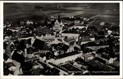 Ak Altötting in Oberbayern, Totalansicht der Ortschaft, Fliegeraufnahme