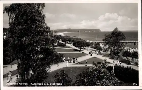 Ak Ostseebad Göhren auf Rügen, Kuranlage an der Seebrücke, Strandpartie