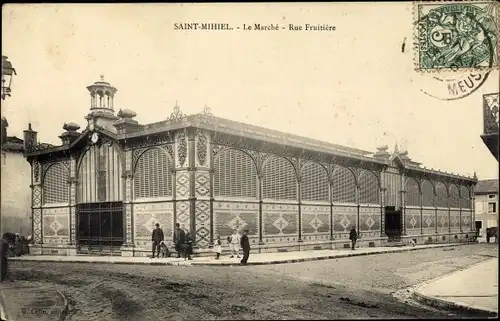 Ak Saint Mihiel Meuse, Rue Fruitiere, Le Marché