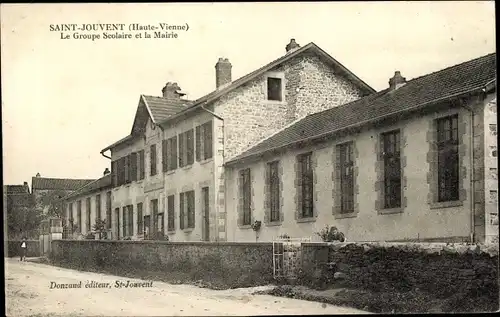 Ak Saint Jouvent Haute Vienne, Le Groupe Scolaire et la Mairie, Rathaus, Schule