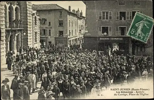 Ak Saint Junien Haute Vienne, Les Ostensions, Arrivee du Cortege, Place de l'Eglise