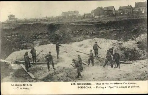 Ak Soissons Aisne, Mise en etat de defense d'un eperon, Guerre 1914-1915