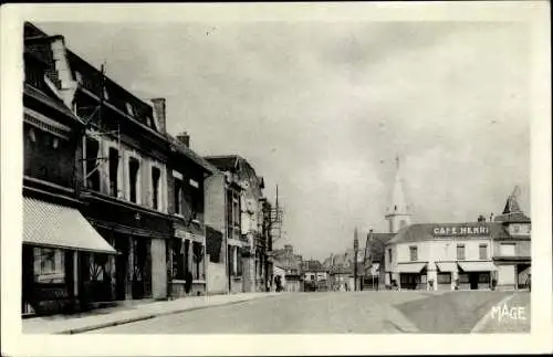 Ak Chauny Aisne, Rue et Place du Brouage, Cafe Henri