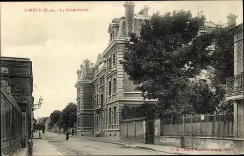 Ak Evreux Eure, La Gendarmerie