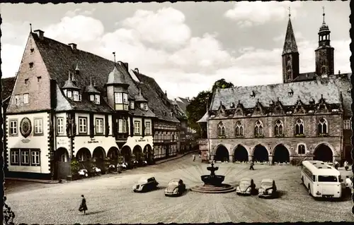 Ak Goslar am Harz, Marktplatz, Autos