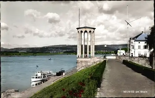 Ak Neuwied am Rhein, Partie am Rhein