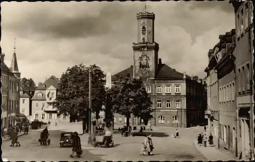 Ak Schneeberg im Erzgebirge, Ernst-Thälmann Platz mit Rathaus