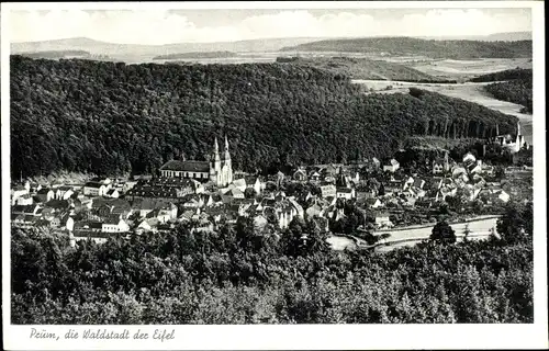 Ak Prüm im Eifelkreis, Blick auf den Ort hinab, Kirche, Panorama