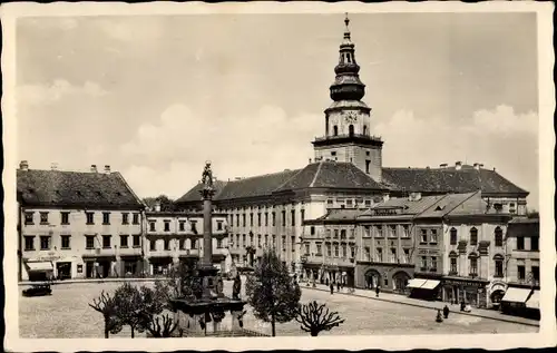Ak Přerov Prerau Region Olmütz, Kremster, Marktplatz, Denkmal
