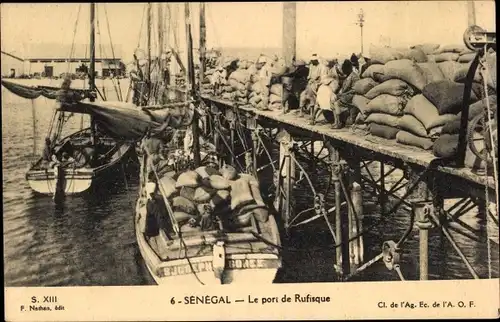 Ak Rufisque Senegal, Le Port de Rufisque, Hafenpartie, Säcke