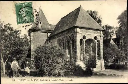 Ak Laon Aisne, Le Vide Bouteille a Hotel Dieu