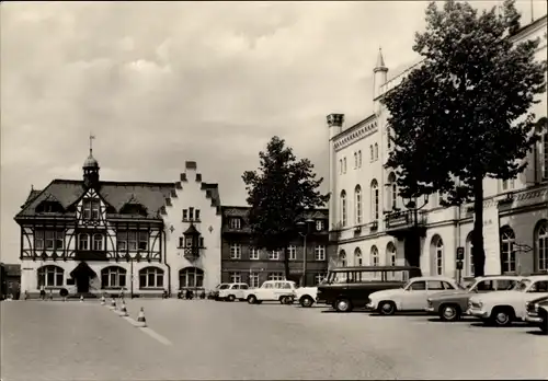 Ak Sternberg in Mecklenburg, Karl-Liebknecht-Platz, Autos