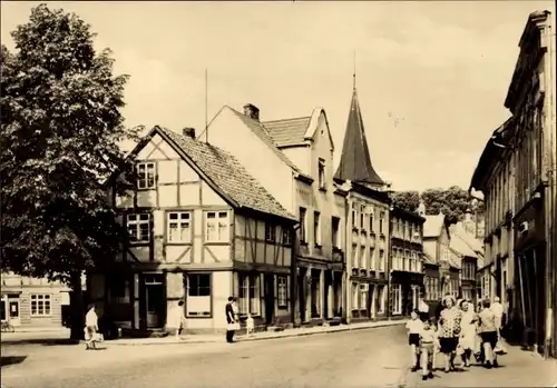 Ak Wittenburg in Mecklenburg Vorpommern, Partie in der Große Straße, Fachwerkbau