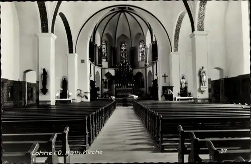 Ak Lohne in Oldenburg, Kath. Kirche St. Gertrud, Blick auf den Altar