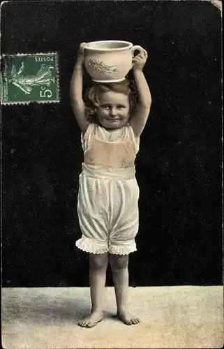 Ak Kind mit Nachttopf