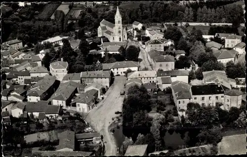 Ak Saint Georges d'Espéranche Isere, Vue Aerienne, Luftbild, Chateau