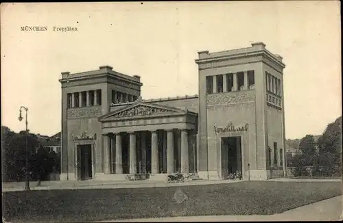 Ak München, Propyläen
