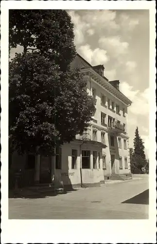 Ak Scheidegg im Allgäu Schwaben, Hotel Post mit Straßenpartie