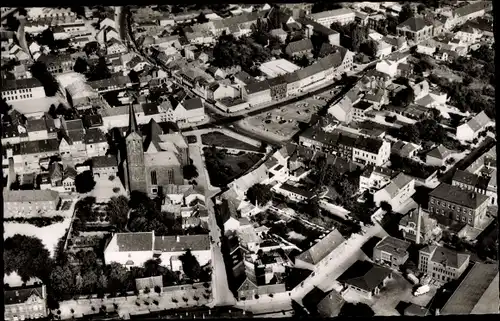 Ak Geldern am Niederrhein, Totalansicht der Ortschaft, Fliegeraufnahme