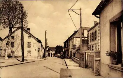 Ak Etroussat Allier, La Rue de la Poste