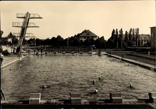 Ak Rostock in Mecklenburg Vorpommern, Schwimmhalle Neptun, Freischwimmbecken, Sprungturm