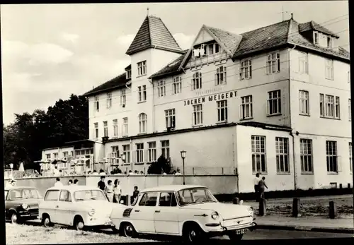 Ak Ostseebad Kühlungsborn im Kreis Rostock, Blick auf das Erholungsheim, Inh. J. Weigert