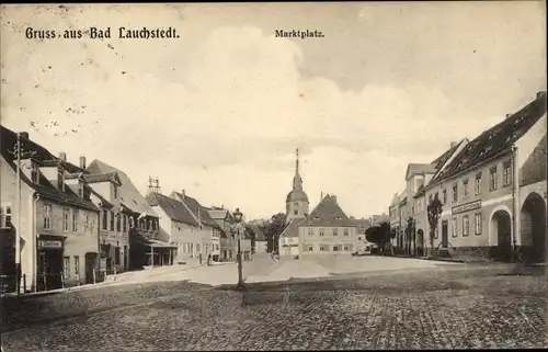 Ak Bad Lauchstädt Lauchstedt in Sachsen Anhalt, Partie auf dem Marktplatz, Kirche, Geschäfte