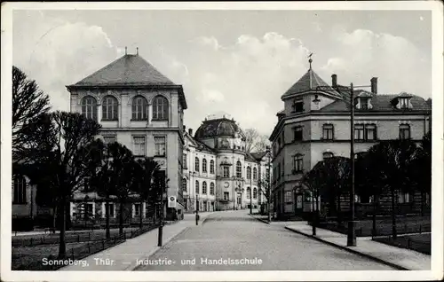 Ak Sonneberg in Thüringen, Industrie- und Handelsschule, Straßenansicht