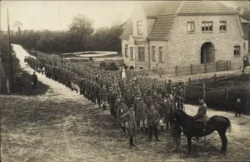 Foto Ak Neumünster in Holstein, Deutsche Soldaten in Uniformen, Hauptmann der Reserve Merforth