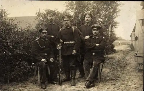 Foto Ak Sottrum in Niedersachsen, Deutsche Soldaten in Uniformen, I WK