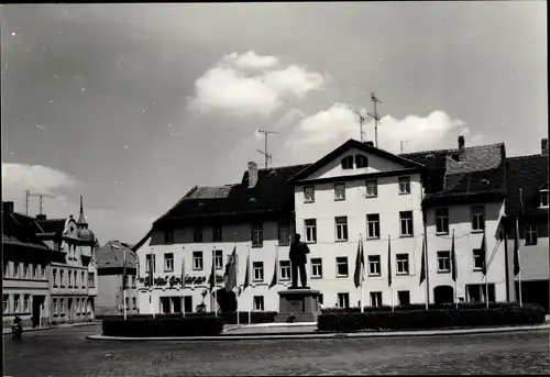 Ak Lutherstadt Eisleben, Hotel, Denkmal, Straßenpartie