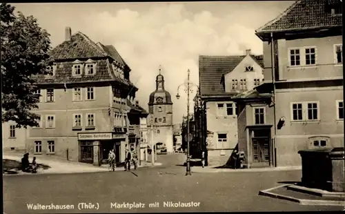 Ak Waltershausen im Thüringer Becken, Marktplatz mit Nikolaustor