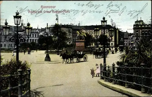 Ak Hannover in Niedersachsen, Ernst August Platz, Kutschen, Fußgänger