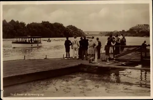 Ak Südafrika, Vaal River at Vereeniging, Brücke, Wasserpartie