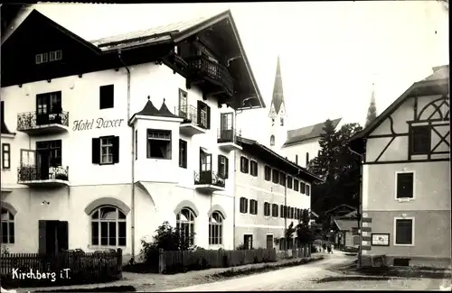 Ak Kirchberg in Tirol, Ortsansicht mit Hotel Daxer